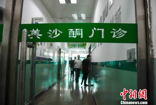 有數(shù)據(jù)顯示，十年來(lái)，山西省司法行政戒毒系統(tǒng)累計(jì)收治戒毒人員總數(shù)6萬(wàn)余人。截至目前，在冊(cè)強(qiáng)制隔離戒毒人員、自愿戒毒人員、戒毒康復(fù)人員、美沙酮維持治療人員共1.2萬(wàn)余人?！⊥踅ㄜ?攝