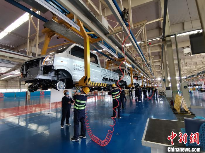 4月初，成功汽車全面復(fù)工復(fù)產(chǎn)。尤其是隨著疫情得到控制，該公司的生產(chǎn)力度也不斷加大?！「唢w 攝