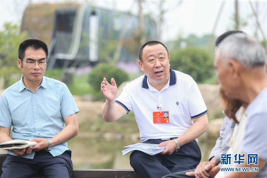 （新華全媒頭條·兩會(huì)精神看落實(shí)·圖文互動(dòng)）（2）整體謀劃、系統(tǒng)升級(jí)、全面提升——落實(shí)全國(guó)兩會(huì)精神織牢織密公共衛(wèi)生防護(hù)網(wǎng)